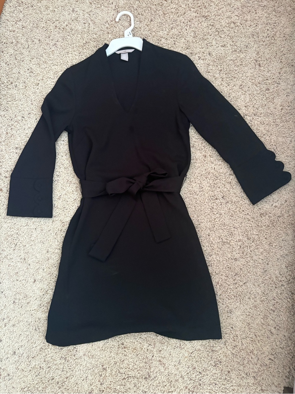 H&M Black V-Neck Tie-Waist Women’s Dress